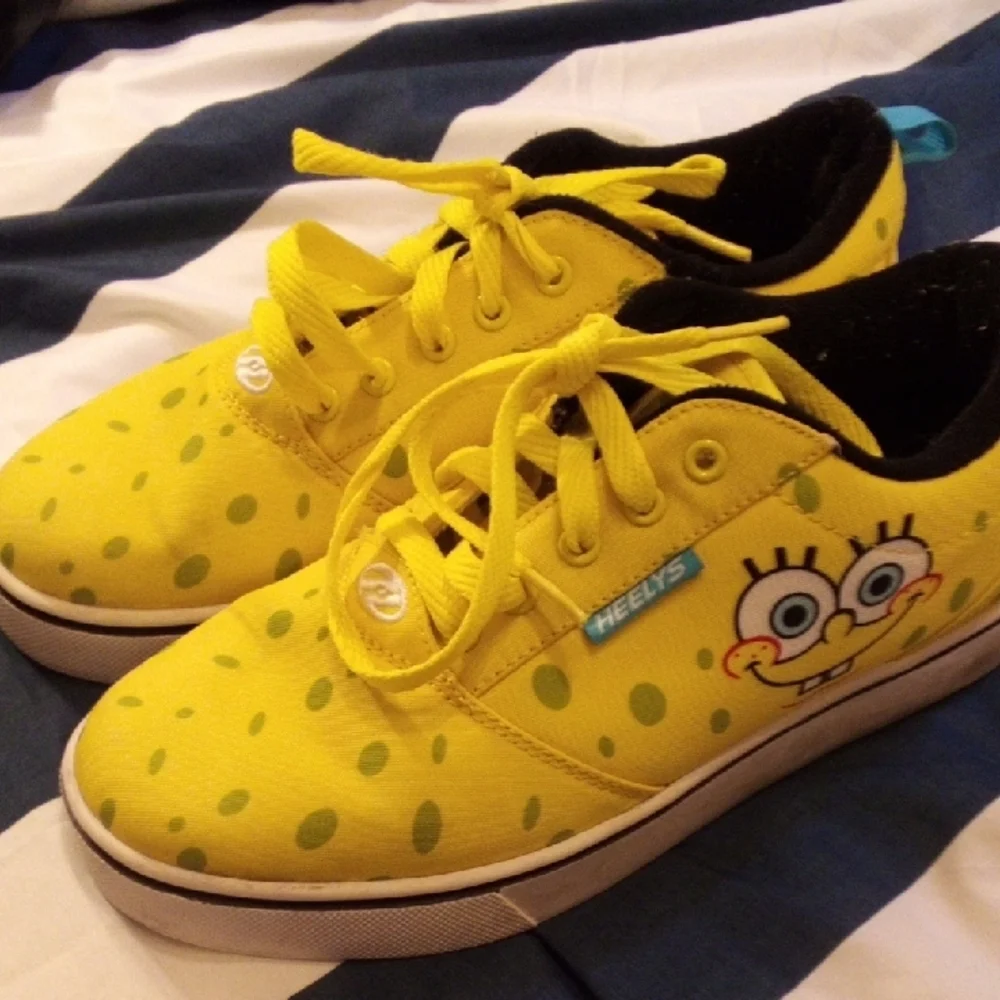 Heelys Yellow Sneakers with Green Dots